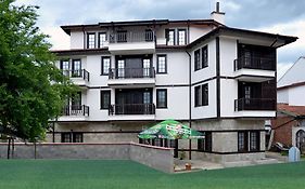 Кръстева Къща за Гости